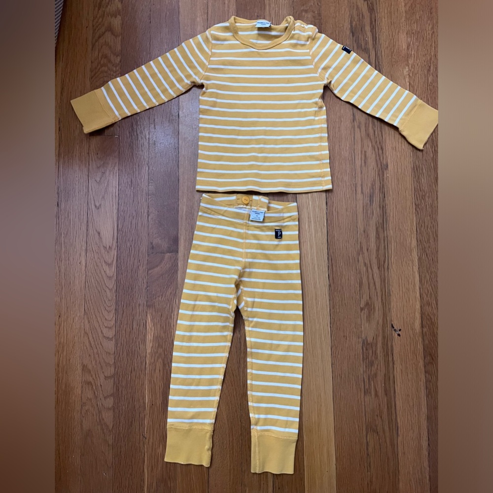 Beautiful unisex Polarn O Pyret pajama set - 18-24 month, great condition!!!